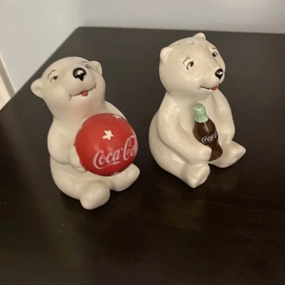 Vintage Coca Cola Polar Bear Salt and Pepper Shakers Set Ceramic Holiday Decor